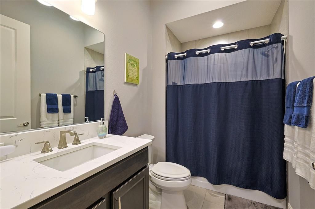 En Venta: $1,625,000 (4 camas, 3 baños, 2708 Pies cuadrados)