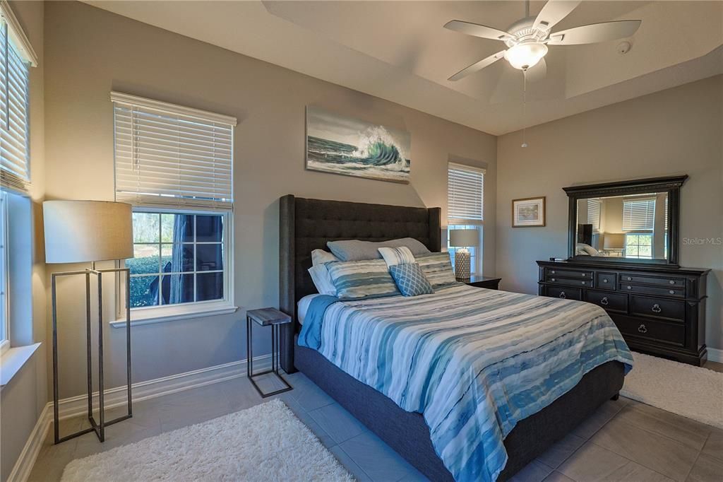 En Venta: $1,625,000 (4 camas, 3 baños, 2708 Pies cuadrados)