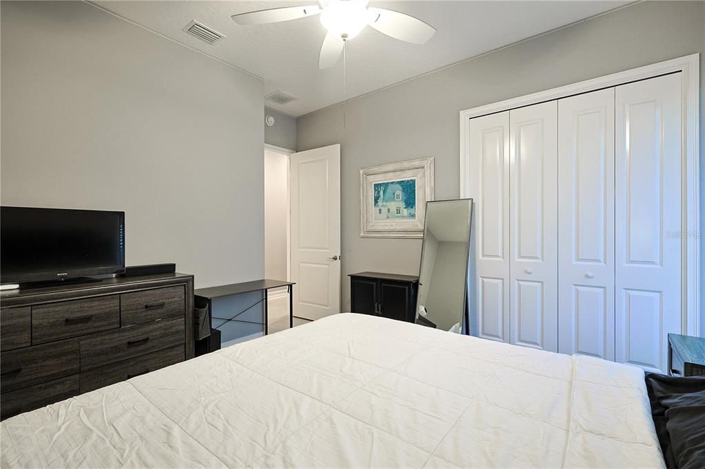 En Venta: $1,625,000 (4 camas, 3 baños, 2708 Pies cuadrados)