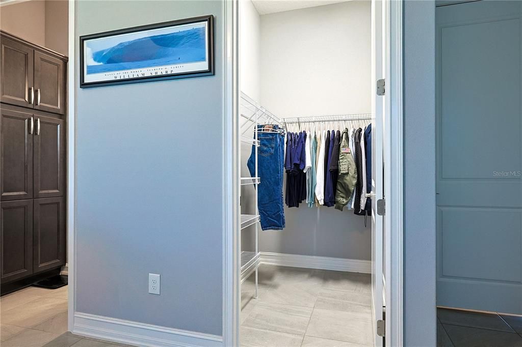 En Venta: $1,625,000 (4 camas, 3 baños, 2708 Pies cuadrados)