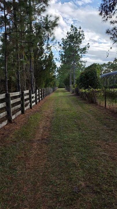 На продажу: $165,000 (7.50 acres)