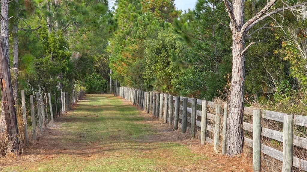 На продажу: $165,000 (7.50 acres)