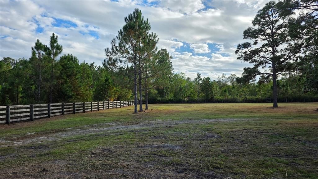 На продажу: $165,000 (7.50 acres)