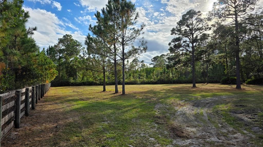 На продажу: $165,000 (7.50 acres)