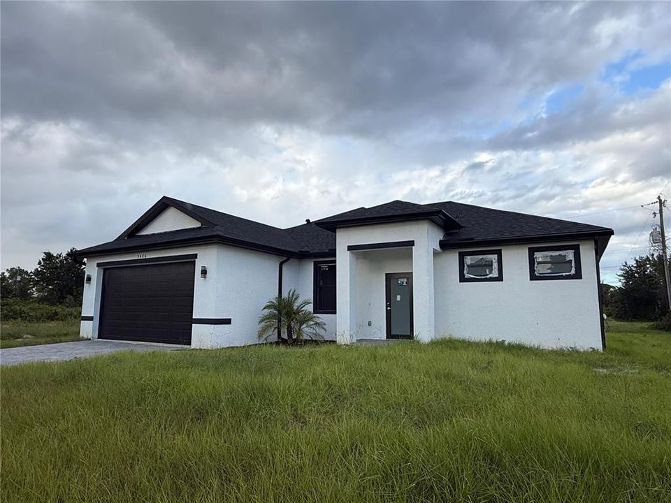 На продажу: $350,000 (4 спален, 2 ванн, 1681 Квадратных фут)