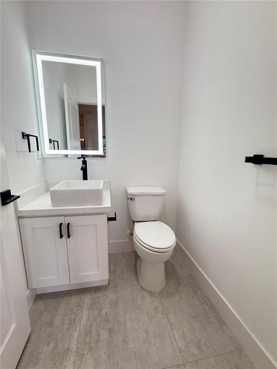 На продажу: $350,000 (4 спален, 2 ванн, 1681 Квадратных фут)