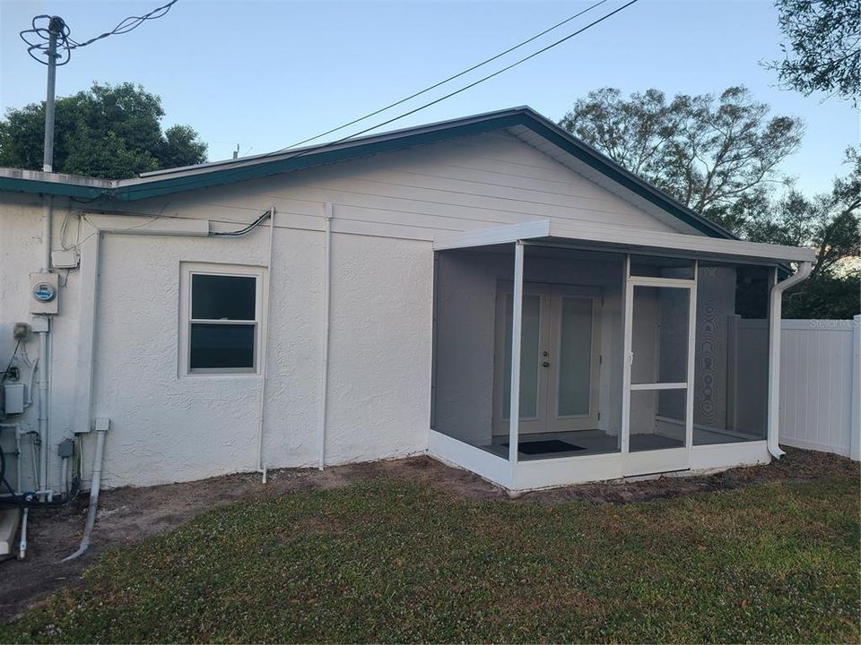 For Rent: $2,250 (2 beds, 2 baths, 1054 Square Feet)