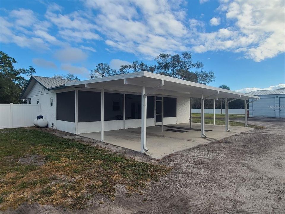 For Rent: $2,250 (2 beds, 2 baths, 1054 Square Feet)