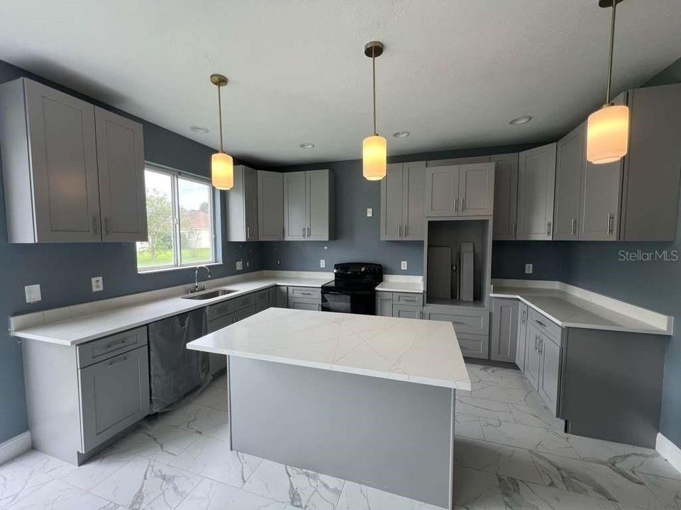 For Rent: $3,500 (4 beds, 2 baths, 2563 Square Feet)