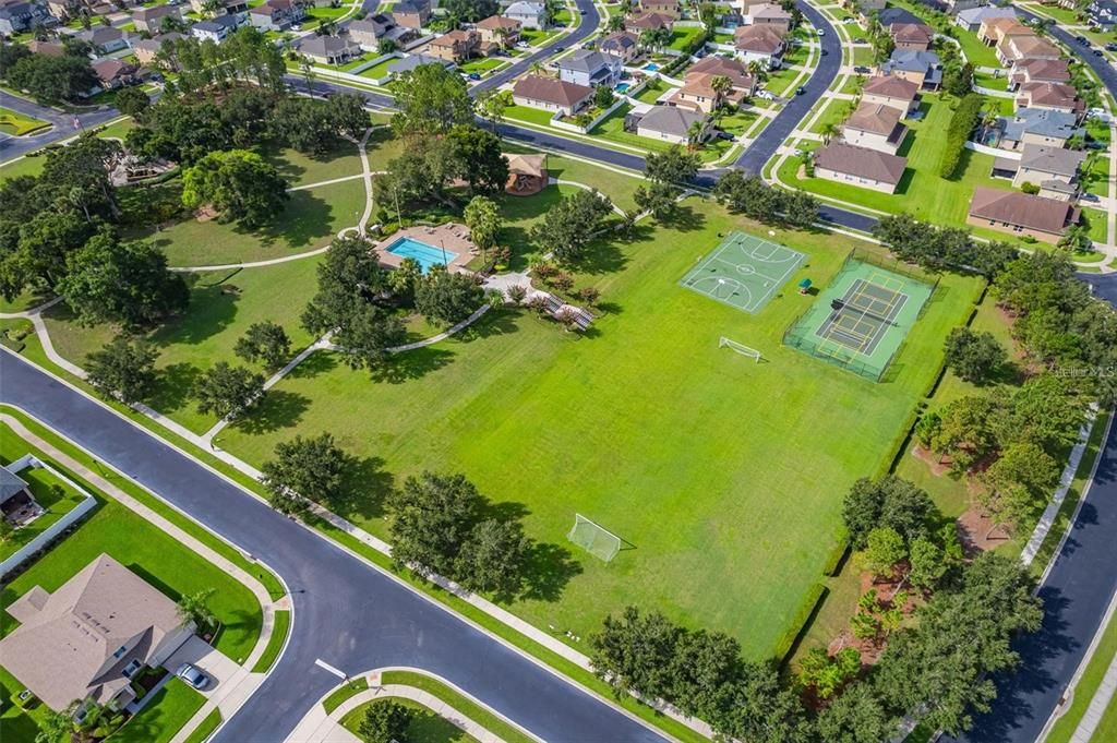 For Rent: $3,100 (4 beds, 2 baths, 2563 Square Feet)