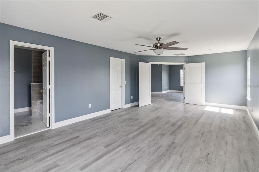 For Rent: $3,100 (4 beds, 2 baths, 2563 Square Feet)