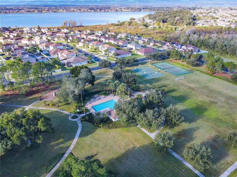 For Rent: $3,100 (4 beds, 2 baths, 2563 Square Feet)