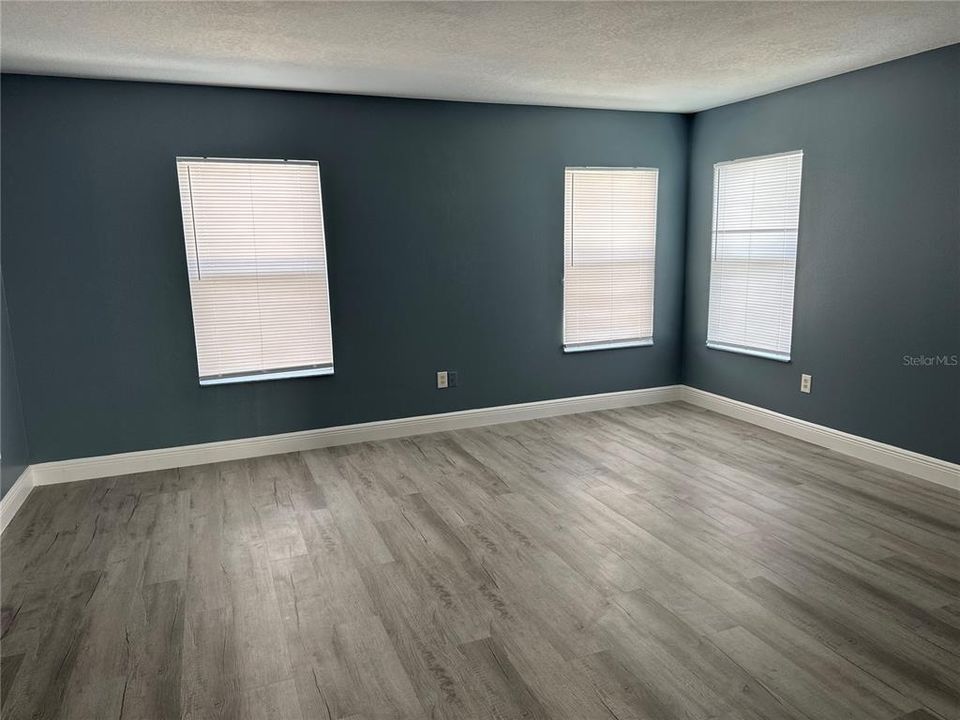 For Rent: $3,100 (4 beds, 2 baths, 2563 Square Feet)