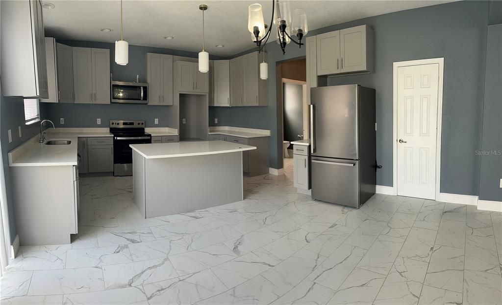 For Rent: $3,500 (4 beds, 2 baths, 2563 Square Feet)