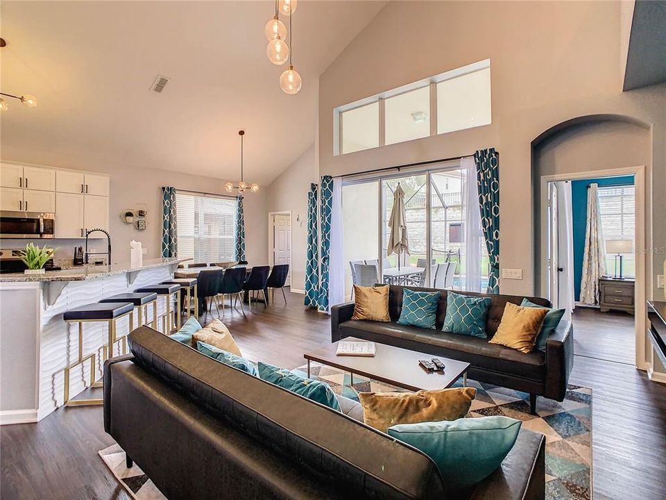 待售: $695,000 (6 贝兹, 3 浴室, 2469 平方英尺)