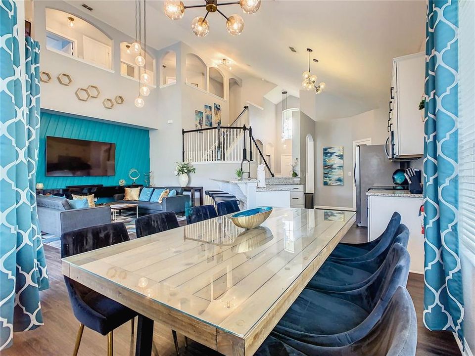 待售: $695,000 (6 贝兹, 3 浴室, 2469 平方英尺)