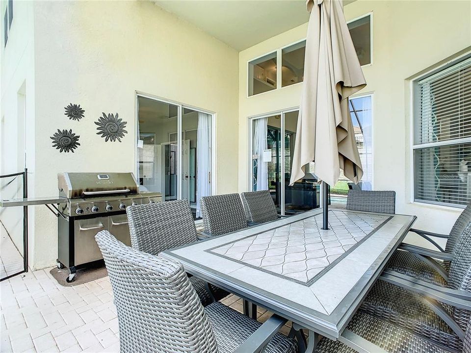 待售: $695,000 (6 贝兹, 3 浴室, 2469 平方英尺)