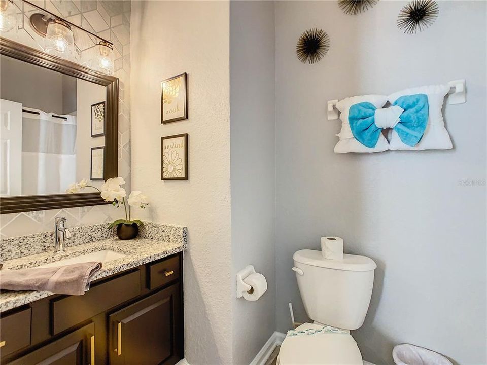 待售: $695,000 (6 贝兹, 3 浴室, 2469 平方英尺)