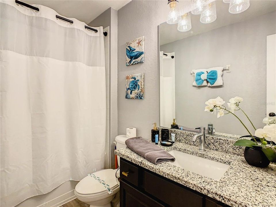 待售: $695,000 (6 贝兹, 3 浴室, 2469 平方英尺)