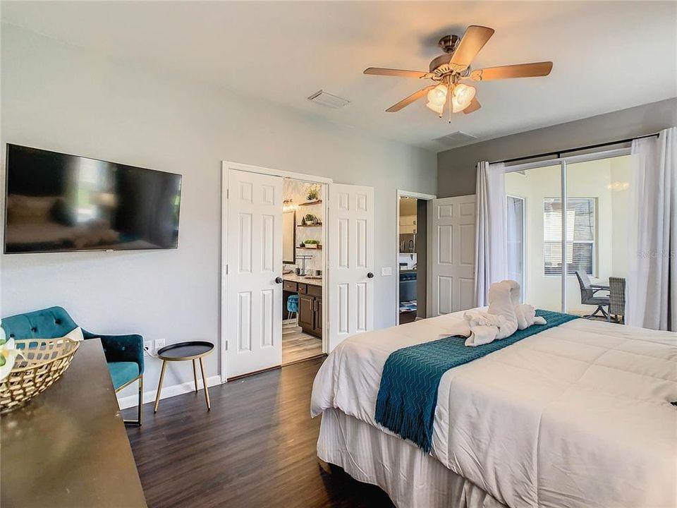 待售: $695,000 (6 贝兹, 3 浴室, 2469 平方英尺)