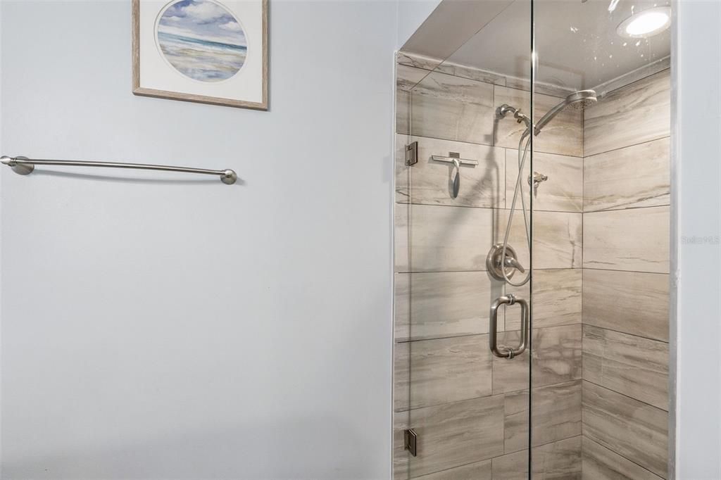 En Venta: $279,900 (2 camas, 2 baños, 1072 Pies cuadrados)