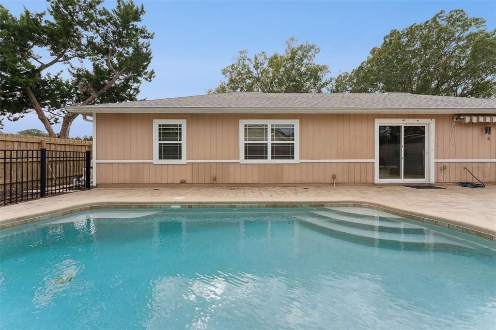 For Sale: $449,000 (4 beds, 2 baths, 1628 Square Feet)