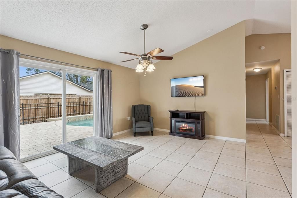 For Sale: $449,000 (4 beds, 2 baths, 1628 Square Feet)