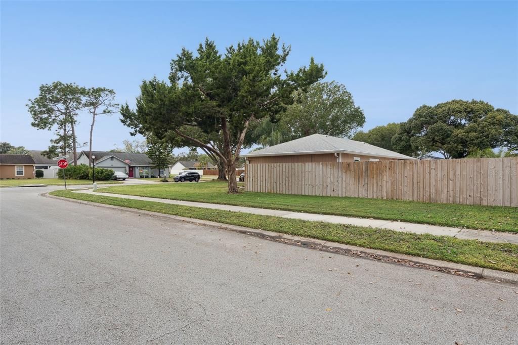 For Sale: $449,000 (4 beds, 2 baths, 1628 Square Feet)