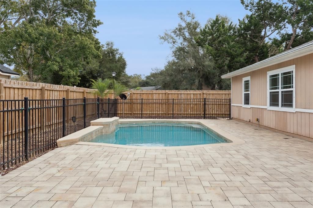 For Sale: $449,000 (4 beds, 2 baths, 1628 Square Feet)