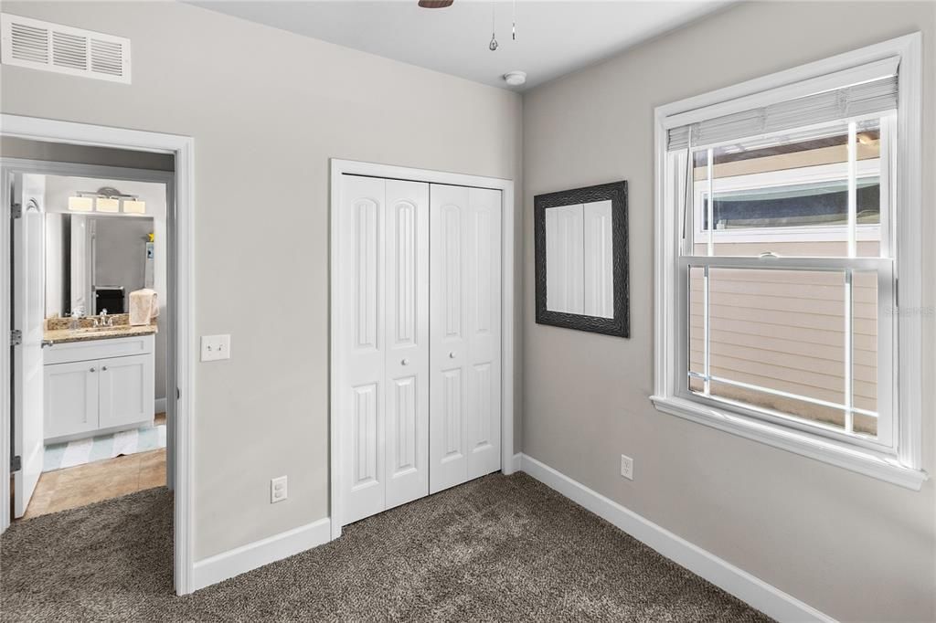 На продажу: $338,000 (2 спален, 2 ванн, 1361 Квадратных фут)