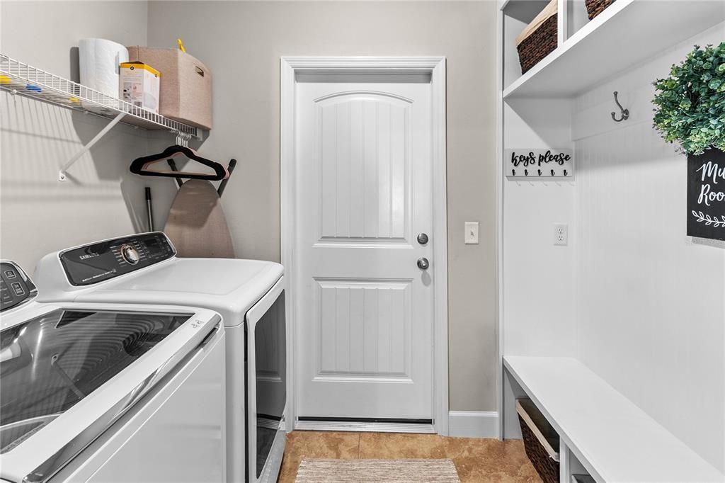 На продажу: $338,000 (2 спален, 2 ванн, 1361 Квадратных фут)