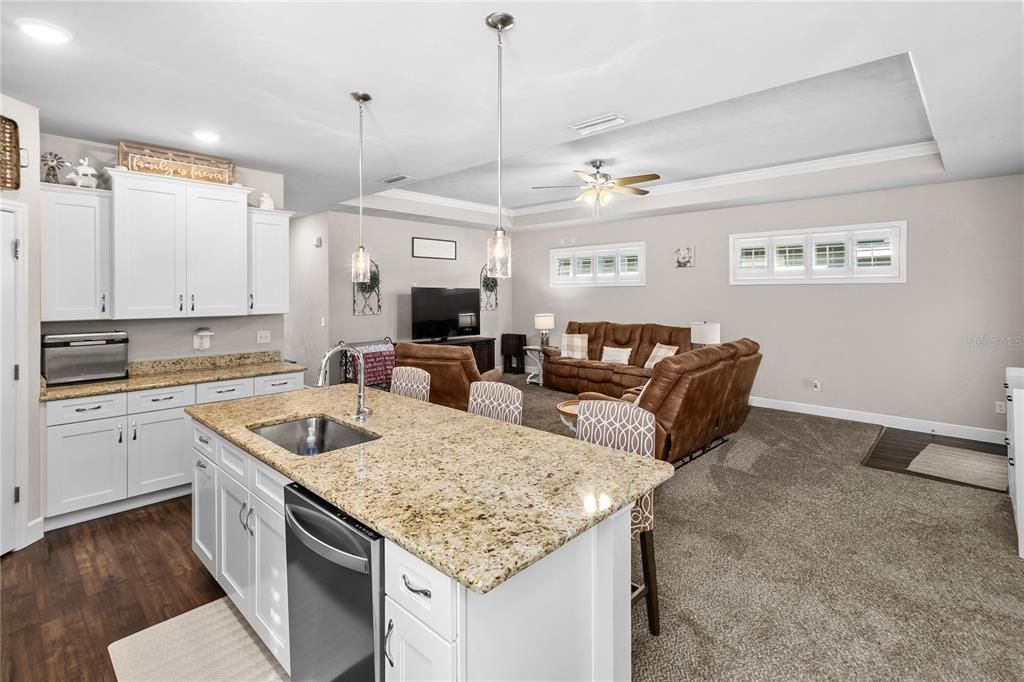 На продажу: $338,000 (2 спален, 2 ванн, 1361 Квадратных фут)