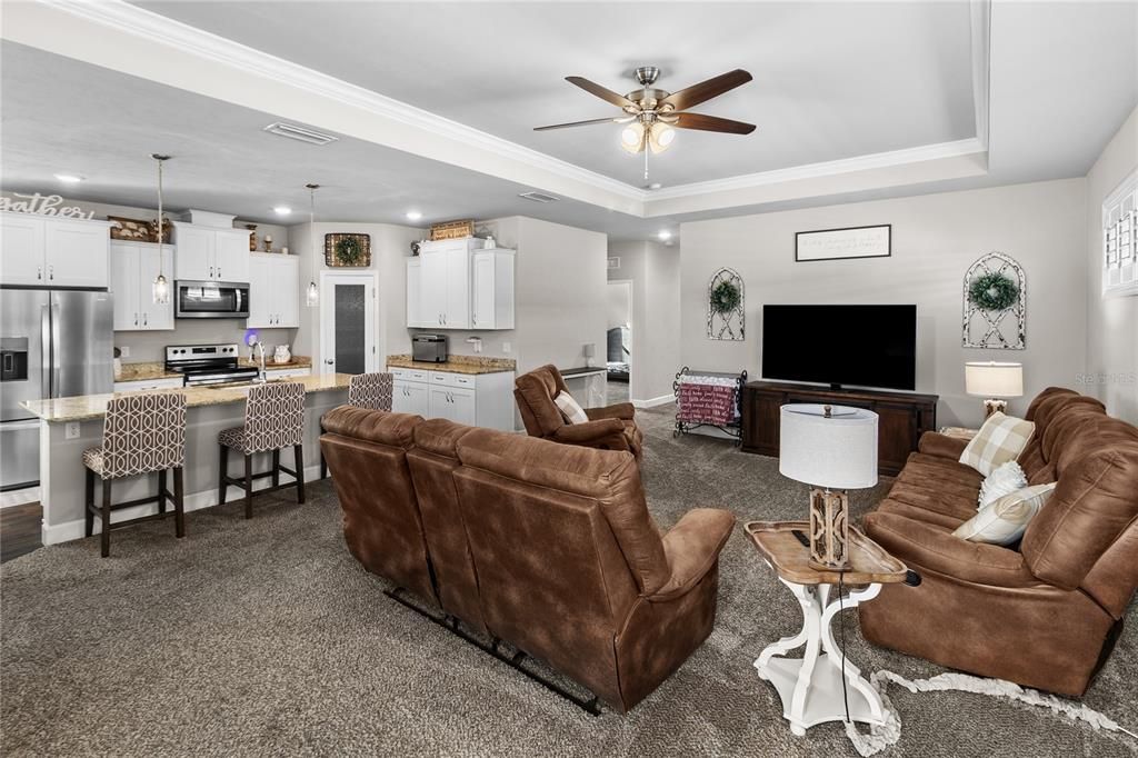 На продажу: $338,000 (2 спален, 2 ванн, 1361 Квадратных фут)