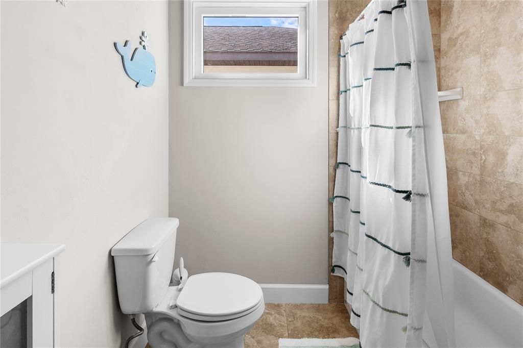 На продажу: $338,000 (2 спален, 2 ванн, 1361 Квадратных фут)