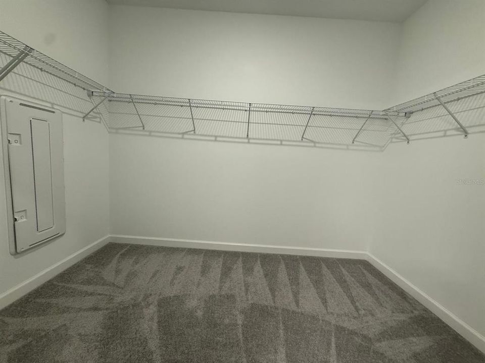 For Rent: $2,900 (3 beds, 3 baths, 2366 Square Feet)