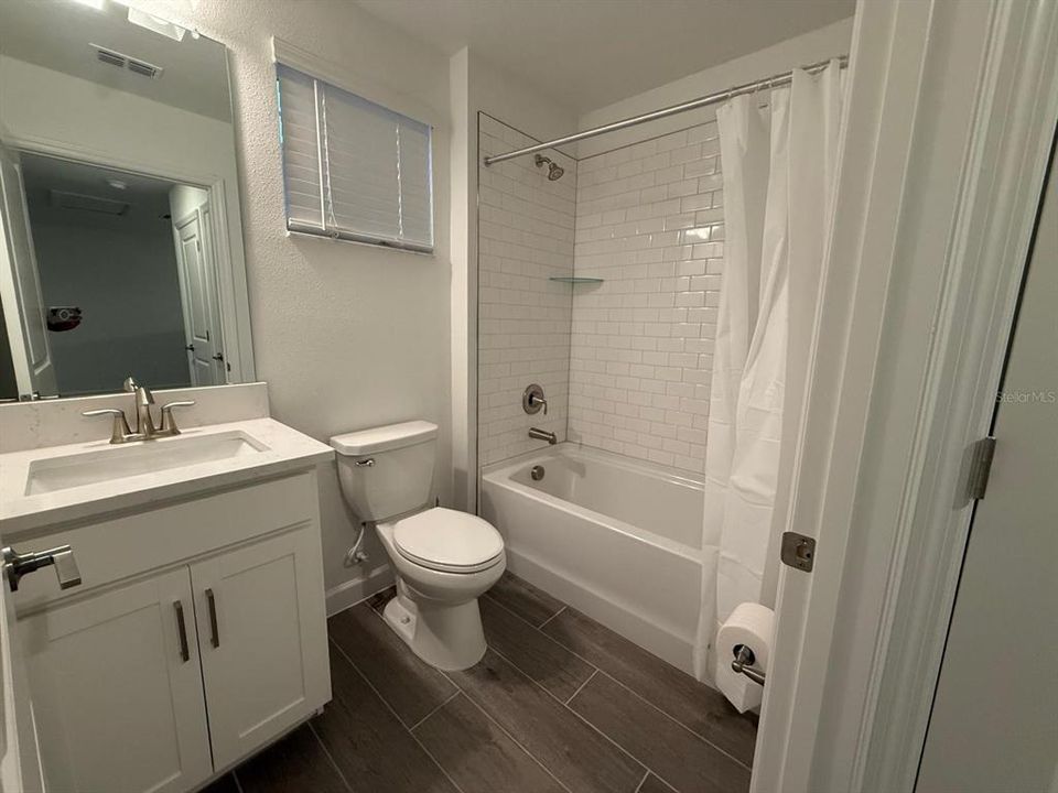 For Rent: $2,900 (3 beds, 3 baths, 2366 Square Feet)