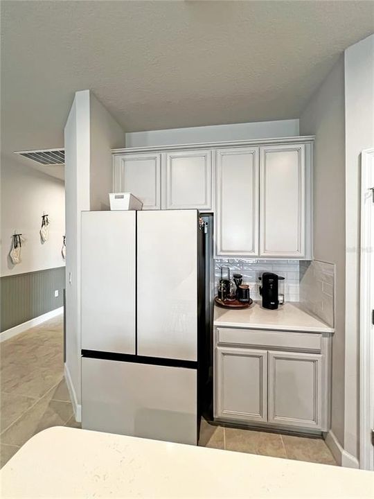 For Sale: $459,900 (3 beds, 2 baths, 2386 Square Feet)