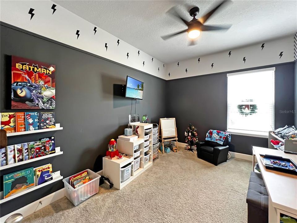 For Sale: $459,900 (3 beds, 2 baths, 2386 Square Feet)