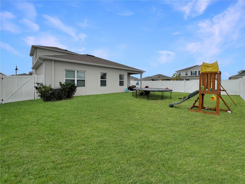For Sale: $459,900 (3 beds, 2 baths, 2386 Square Feet)