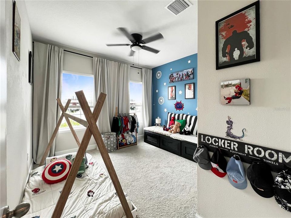 For Sale: $459,900 (3 beds, 2 baths, 2386 Square Feet)