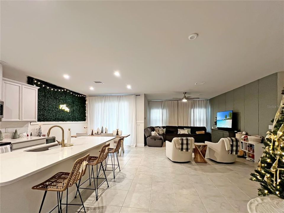 For Sale: $459,900 (3 beds, 2 baths, 2386 Square Feet)