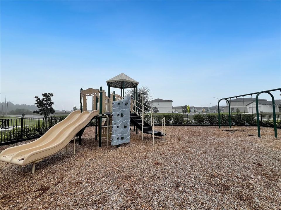 На продажу: $459,900 (3 спален, 2 ванн, 2386 Квадратных фут)