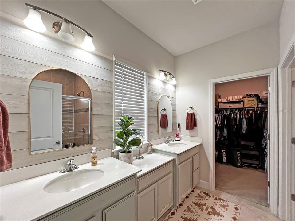 For Sale: $459,900 (3 beds, 2 baths, 2386 Square Feet)