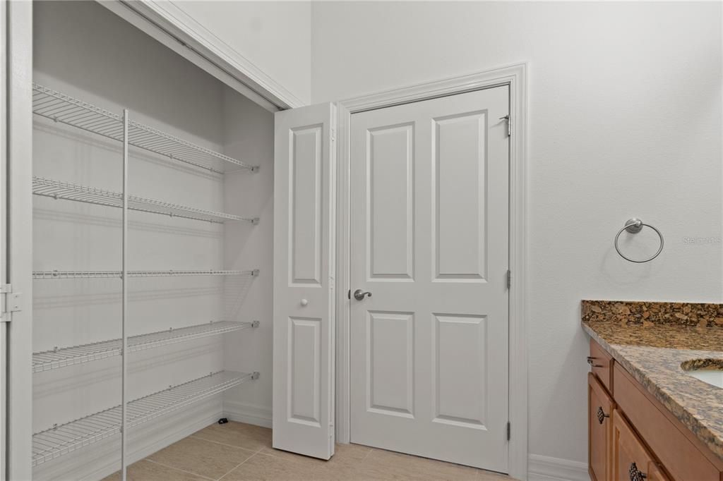 待售: $218,000 (3 贝兹, 2 浴室, 1640 平方英尺)