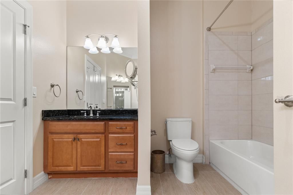 待售: $218,000 (3 贝兹, 2 浴室, 1640 平方英尺)