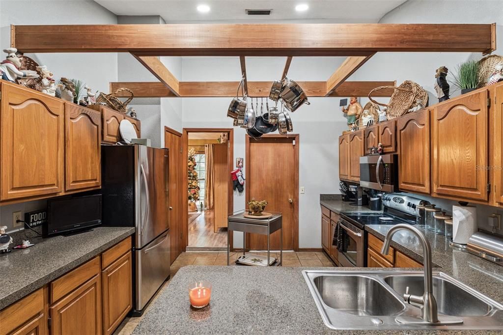 For Sale: $434,900 (3 beds, 2 baths, 1875 Square Feet)