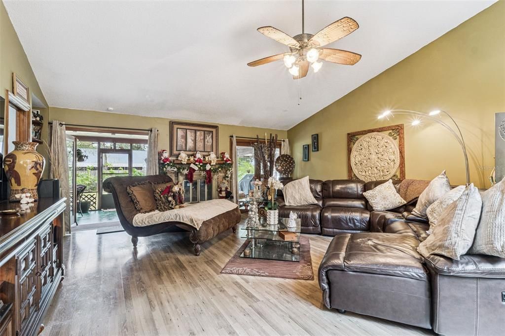 For Sale: $434,900 (3 beds, 2 baths, 1875 Square Feet)