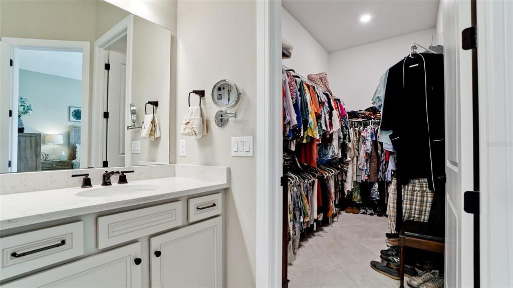 待售: $569,900 (2 贝兹, 2 浴室, 1925 平方英尺)