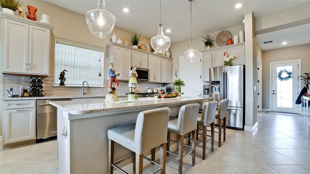 待售: $569,900 (2 贝兹, 2 浴室, 1925 平方英尺)