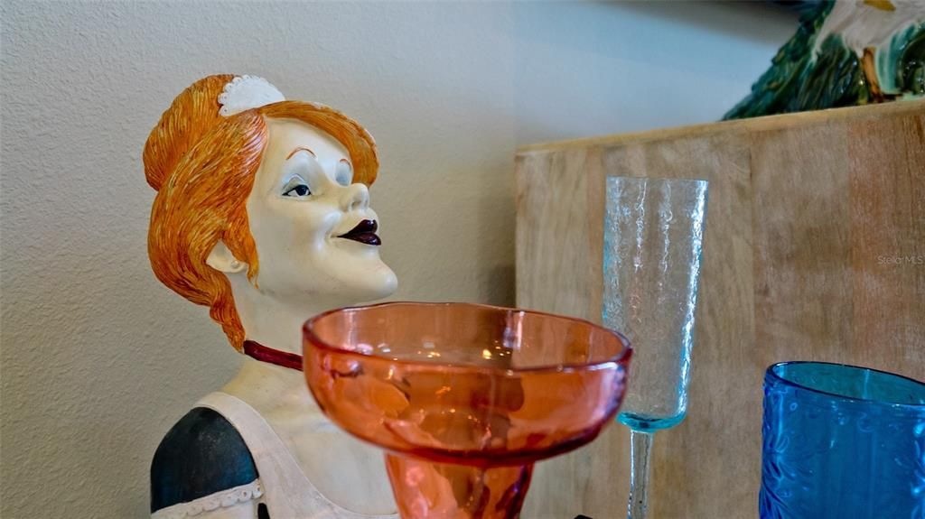 待售: $569,900 (2 贝兹, 2 浴室, 1925 平方英尺)